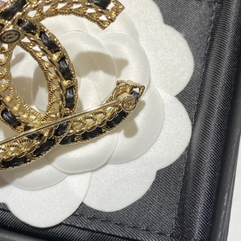 Chanel Brooches Youthful 221949