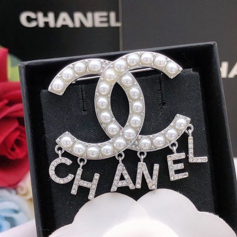 Colorful Chanel Brooches 221906