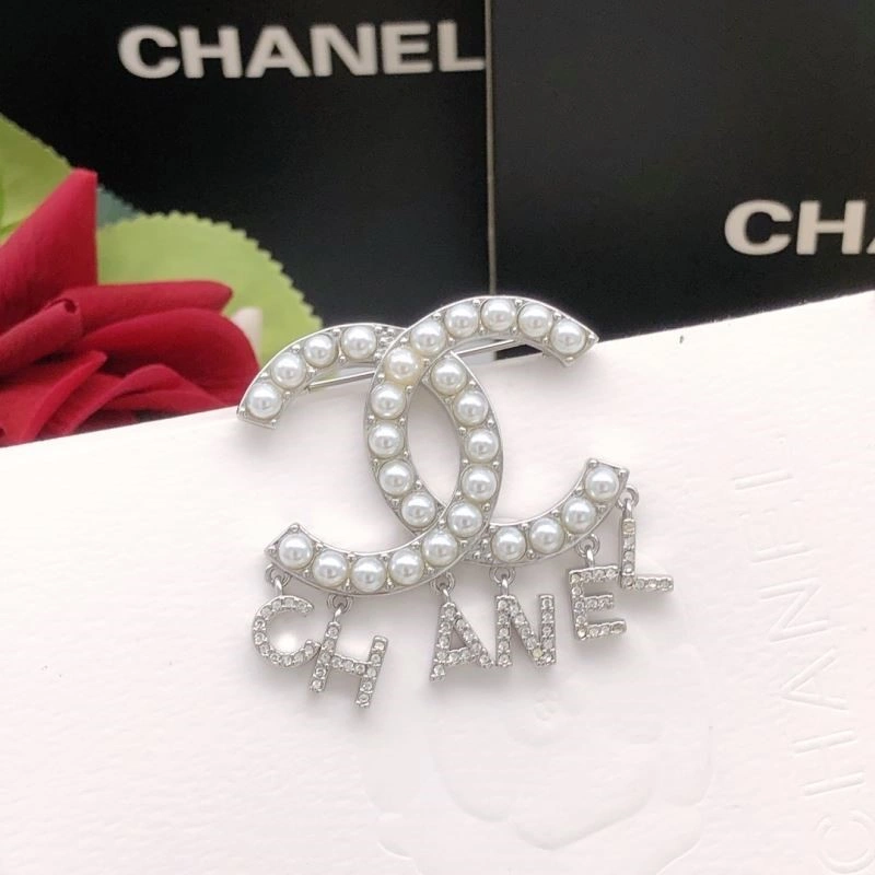 Colorful Chanel Brooches 221906