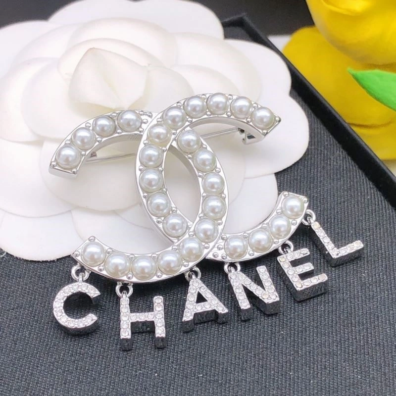 Colorful Chanel Brooches 221906