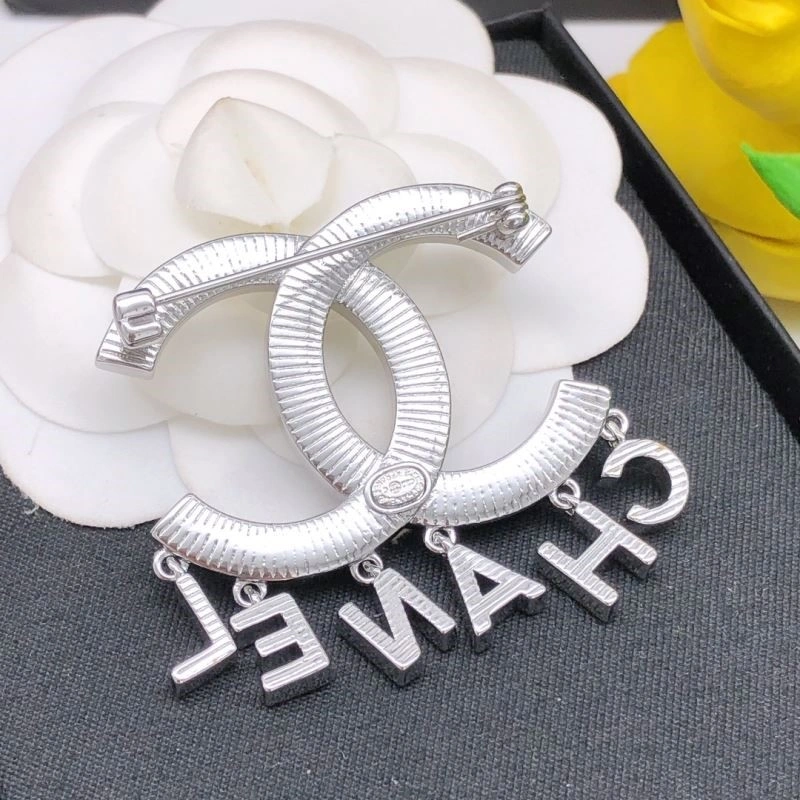 Colorful Chanel Brooches 221906