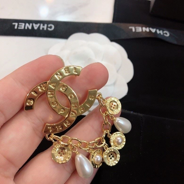 Packable Chanel Brooches 221882