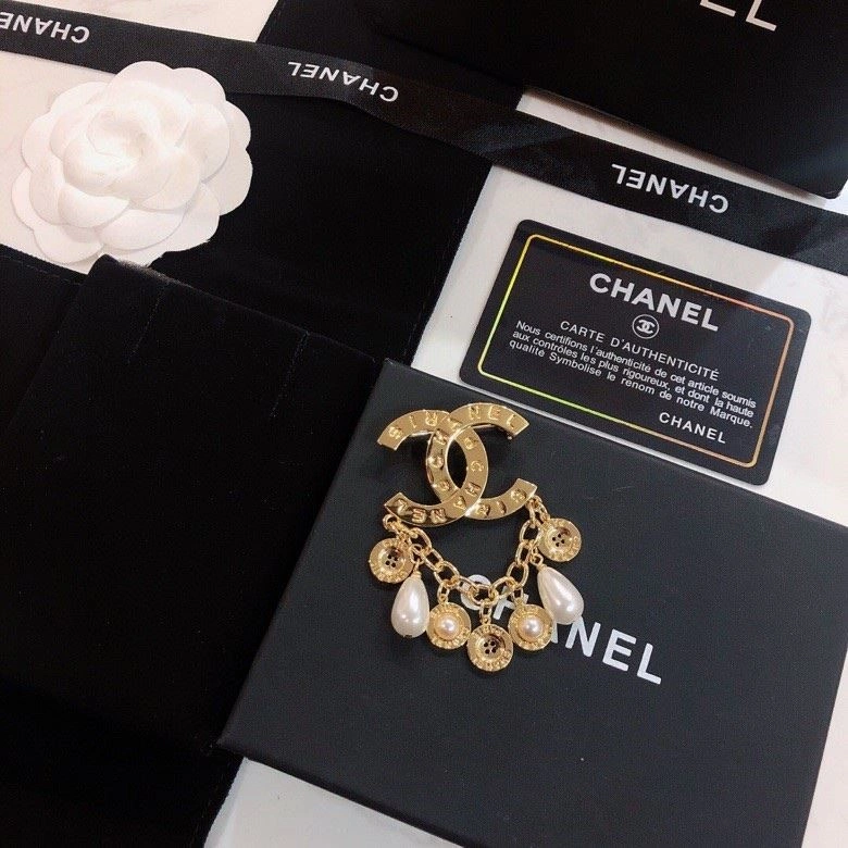 Packable Chanel Brooches 221882
