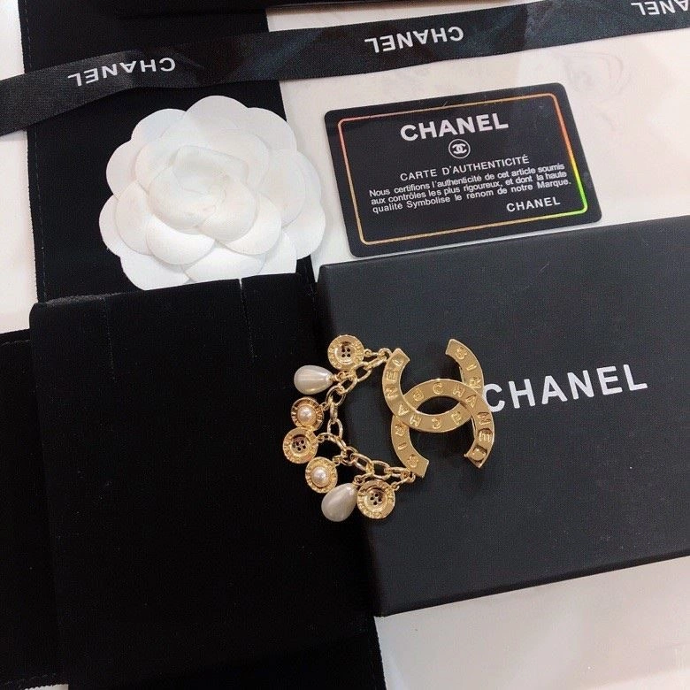 Packable Chanel Brooches 221882