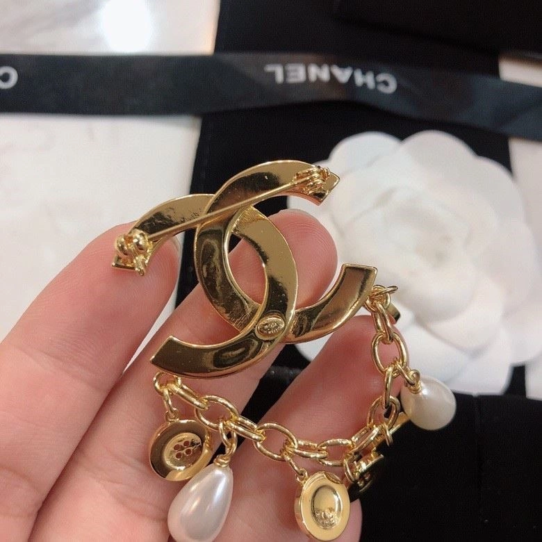 Packable Chanel Brooches 221882