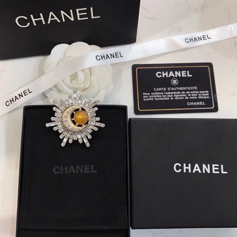 Chanel Brooches Contemporary 221902