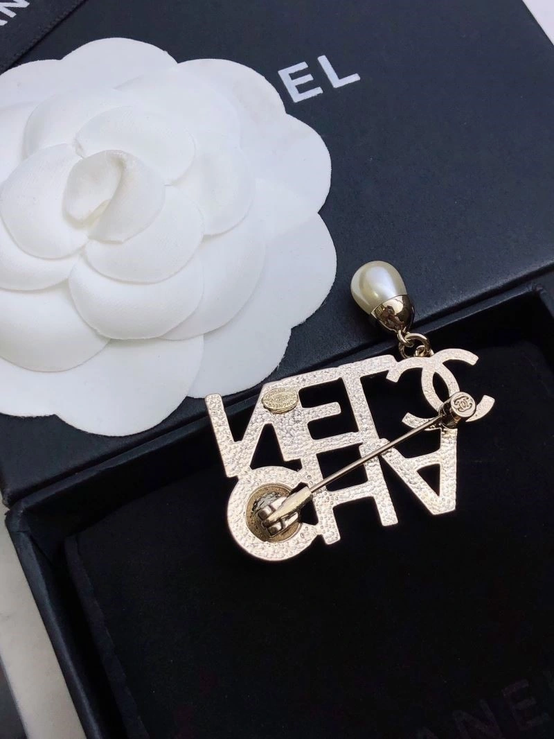 Chanel Brooches QuickDry 221885