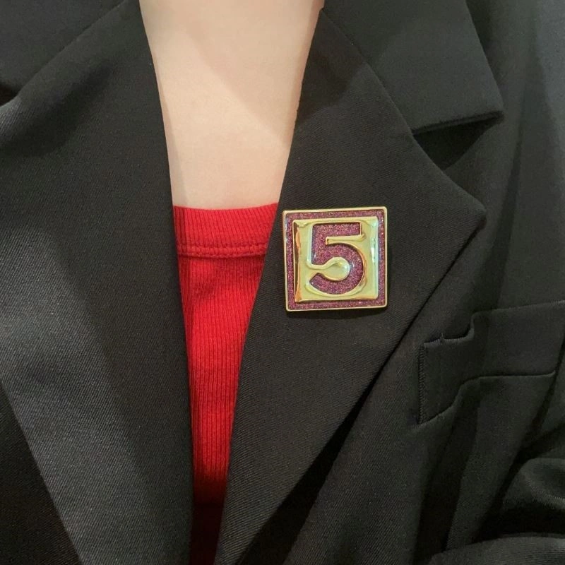 Durable Chanel Brooches 221888
