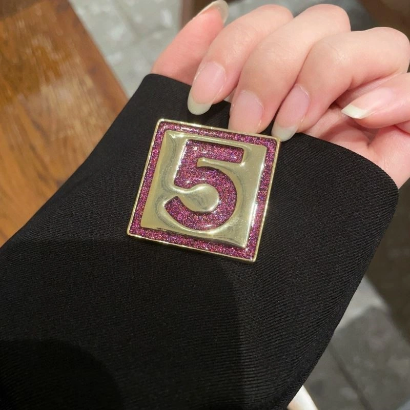 Durable Chanel Brooches 221888
