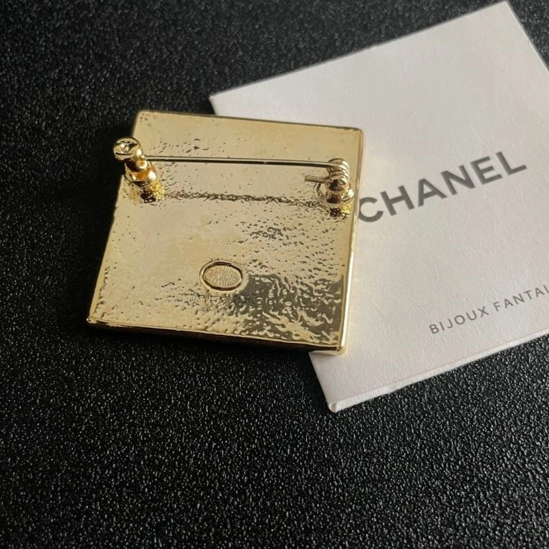 Durable Chanel Brooches 221888