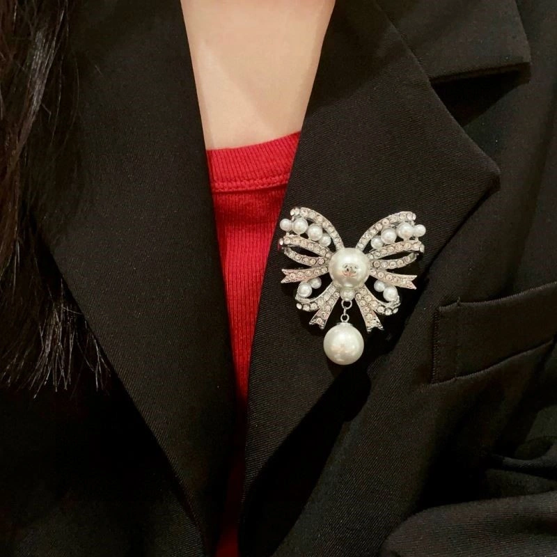 Affordable Chanel Brooches 221879