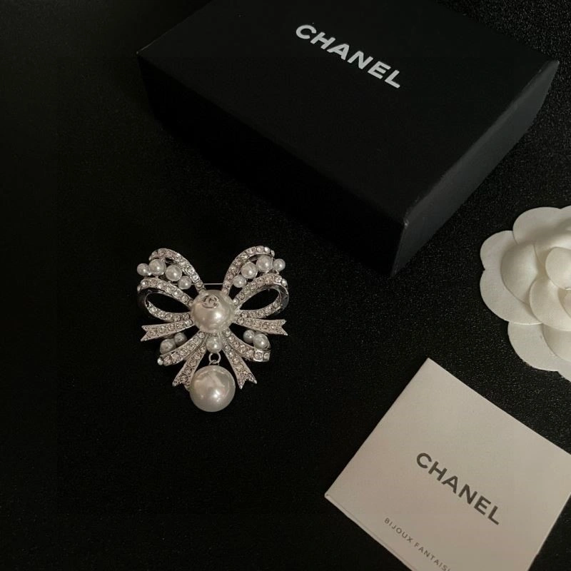 Affordable Chanel Brooches 221879