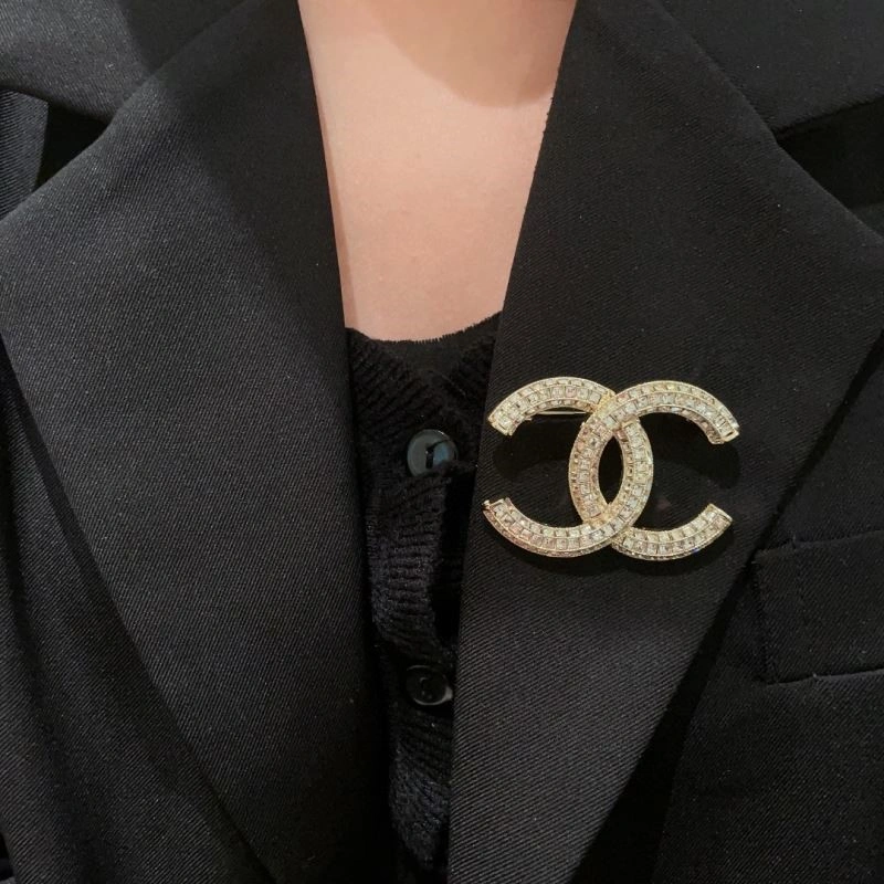WeatherProof Chanel Brooches 221875