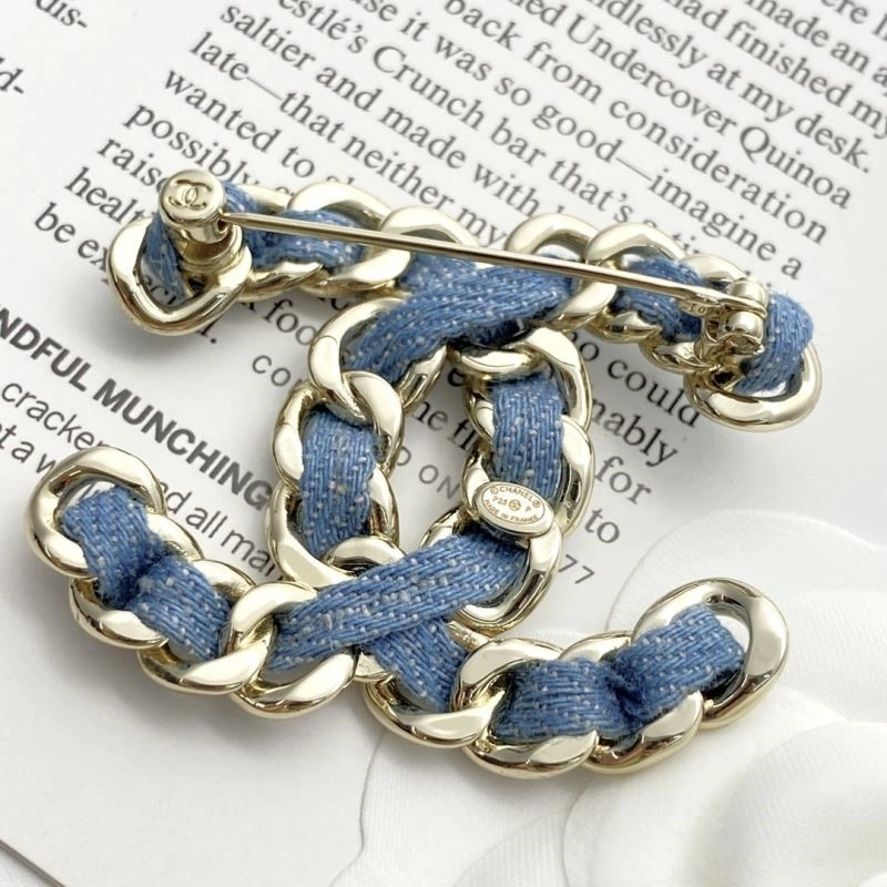 Chanel Brooches Affordable 221898