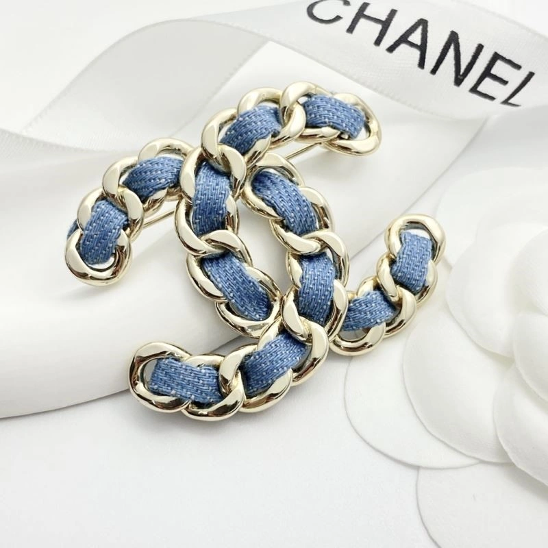 Chanel Brooches Affordable 221898