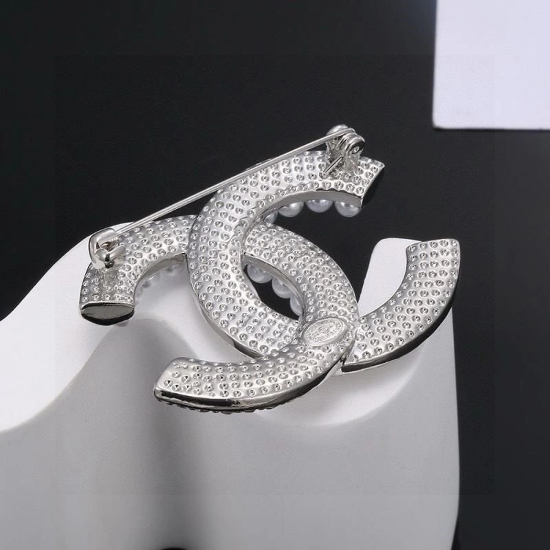 SoftTouch Chanel Brooches 221870