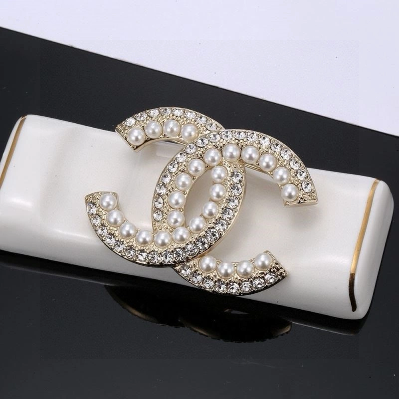 SoftTouch Chanel Brooches 221870
