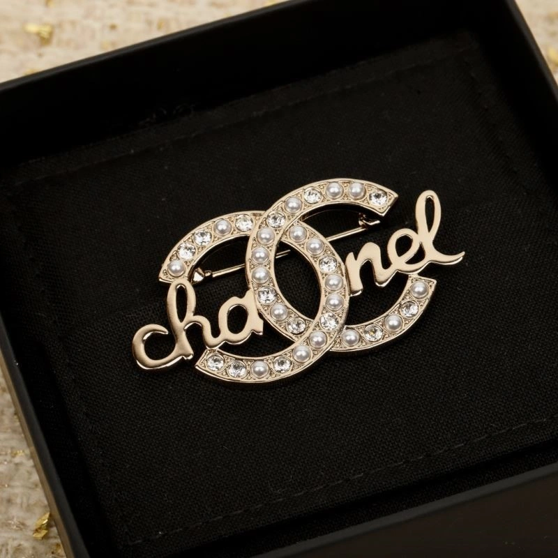 Affordable Chanel Brooches 221868