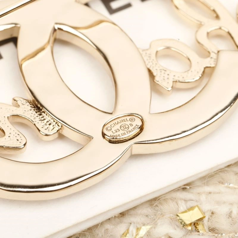 Affordable Chanel Brooches 221868