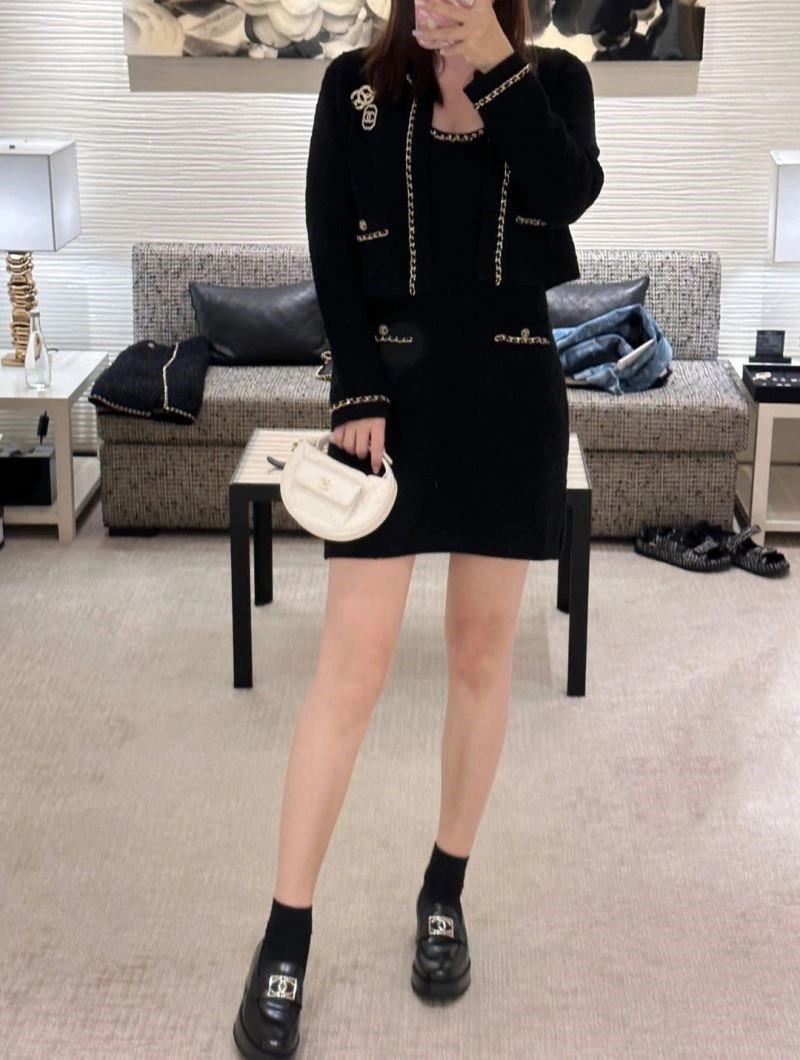 Affordable Chanel Brooches 221868