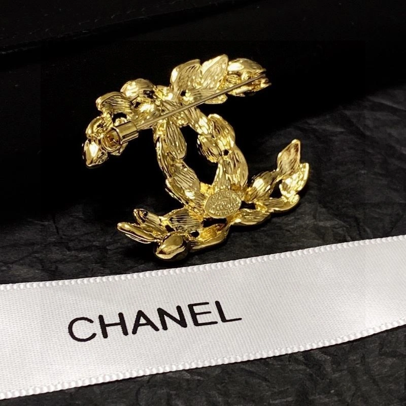 WrinkleFree Chanel Brooches 221917