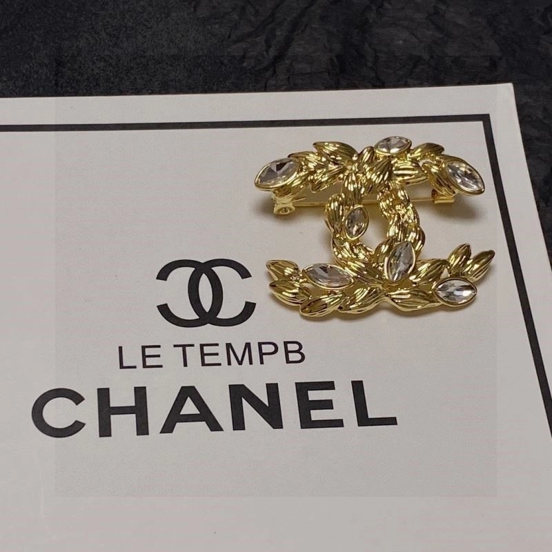 WrinkleFree Chanel Brooches 221917