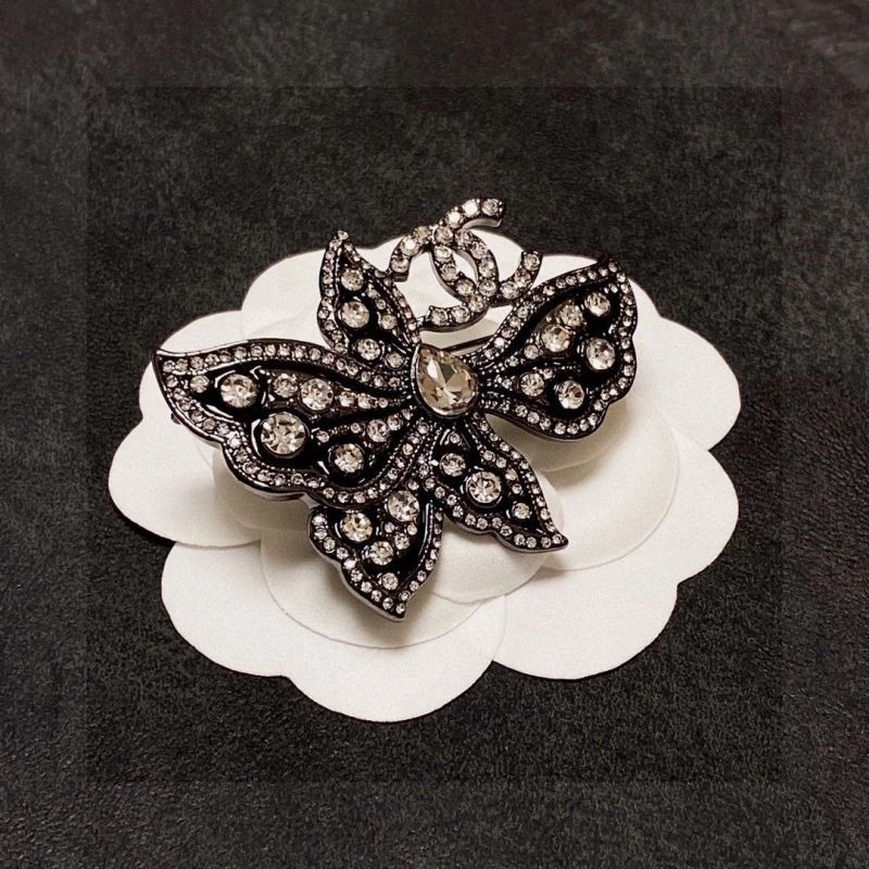 Colorful Chanel Brooches 221871