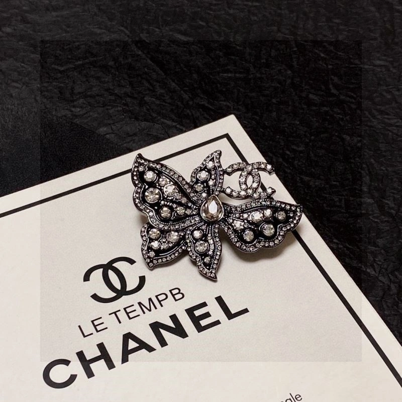 Colorful Chanel Brooches 221871