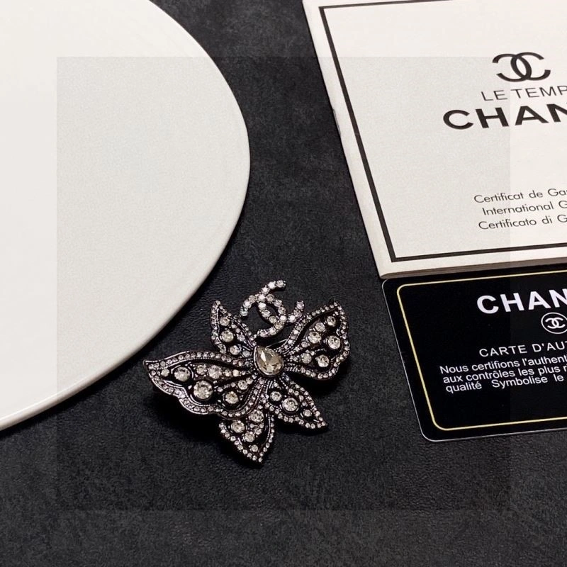 Colorful Chanel Brooches 221871