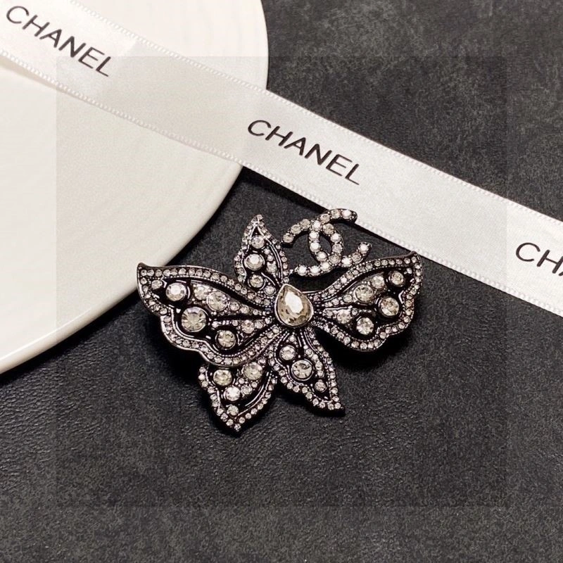 Colorful Chanel Brooches 221871