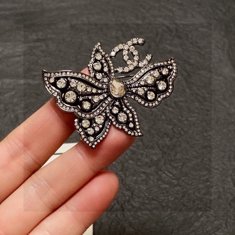 Colorful Chanel Brooches 221871