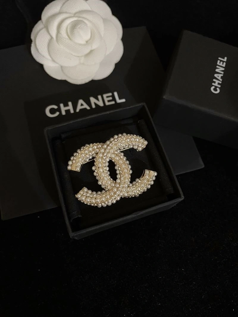 Trendy Chanel Brooches 221873