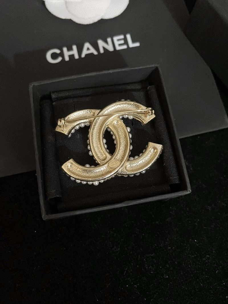 Trendy Chanel Brooches 221873