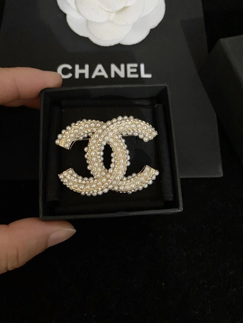 Trendy Chanel Brooches 221873
