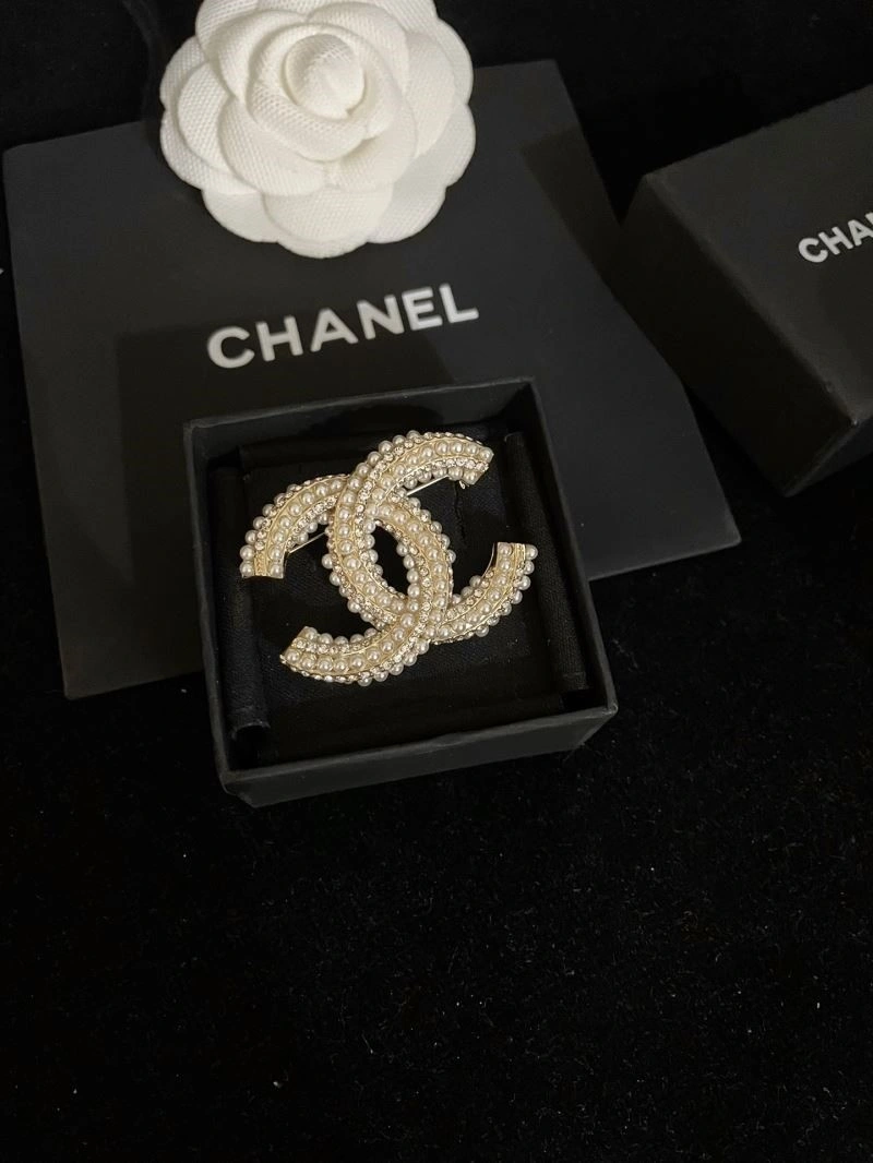 Trendy Chanel Brooches 221873