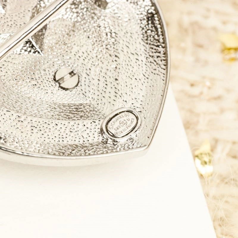 QuickDry Chanel Brooches 221857