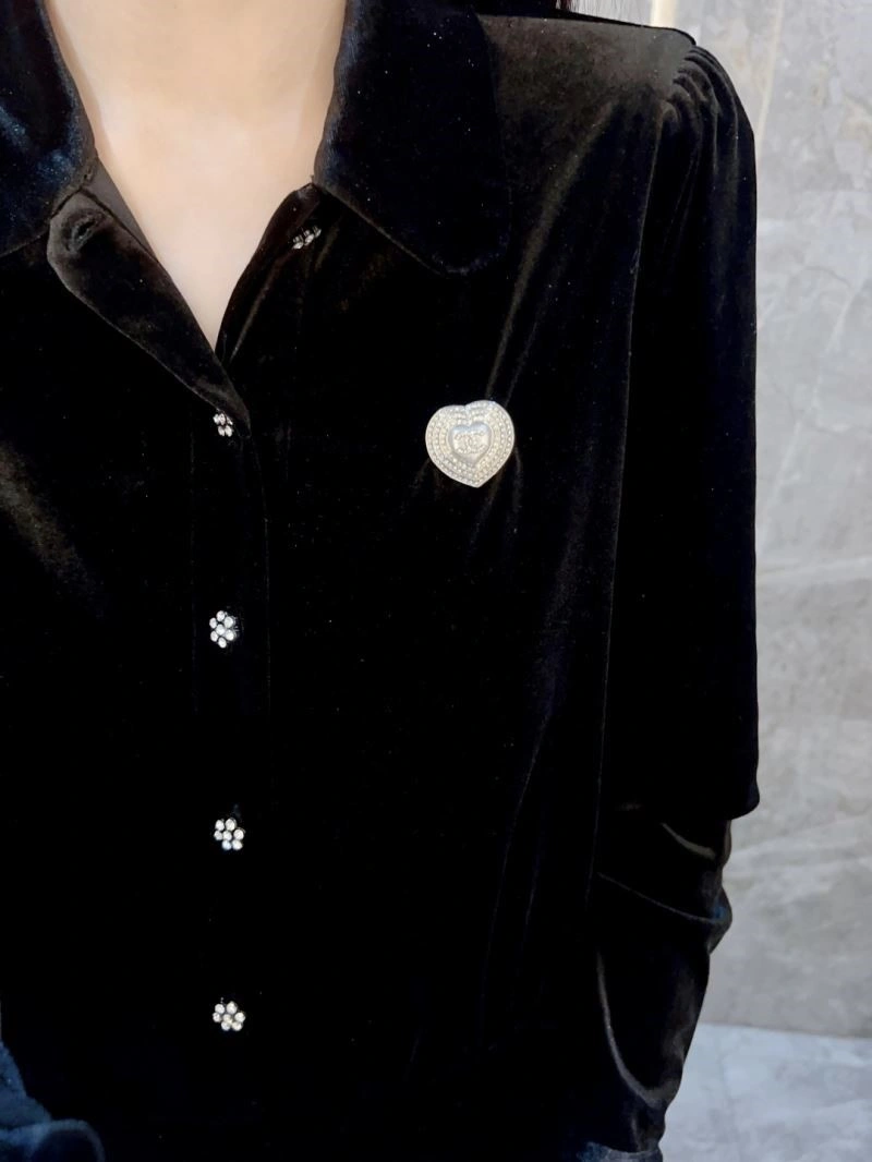 QuickDry Chanel Brooches 221857