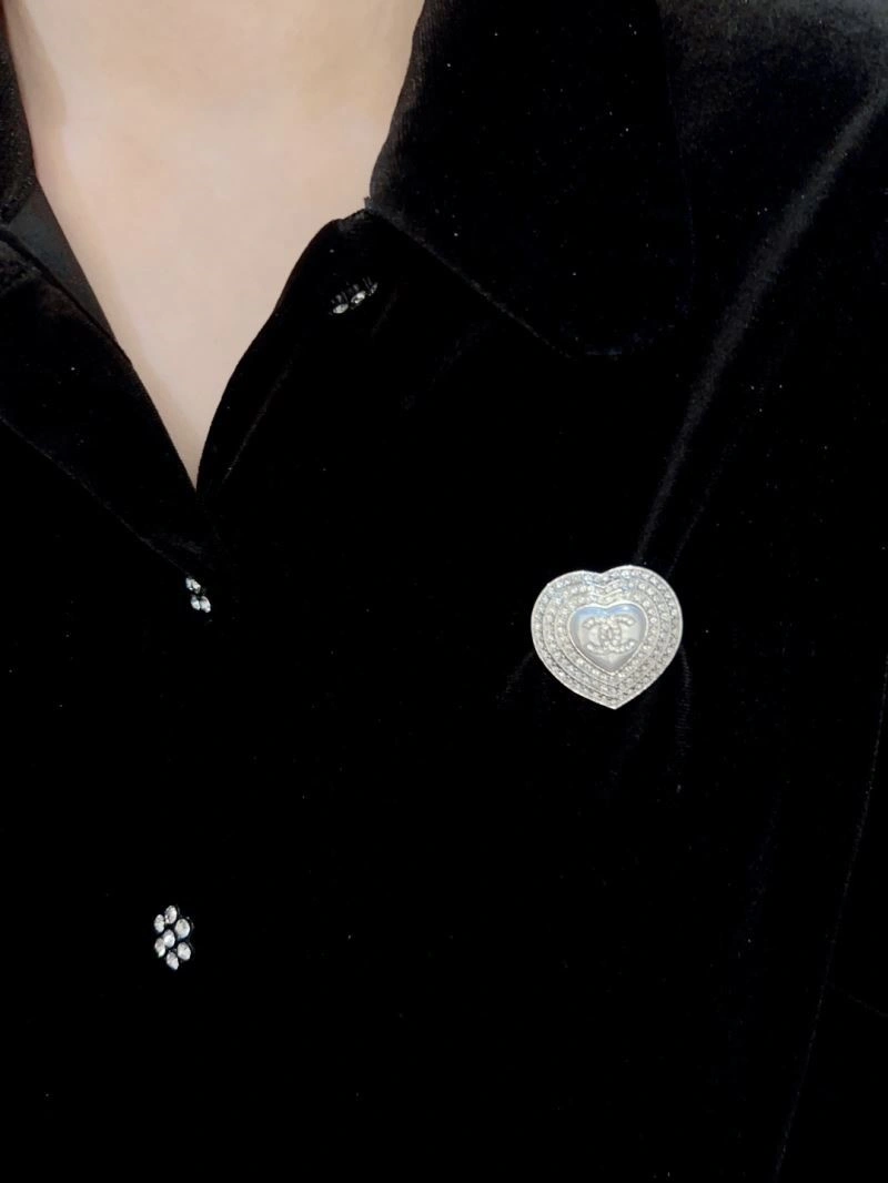 QuickDry Chanel Brooches 221857