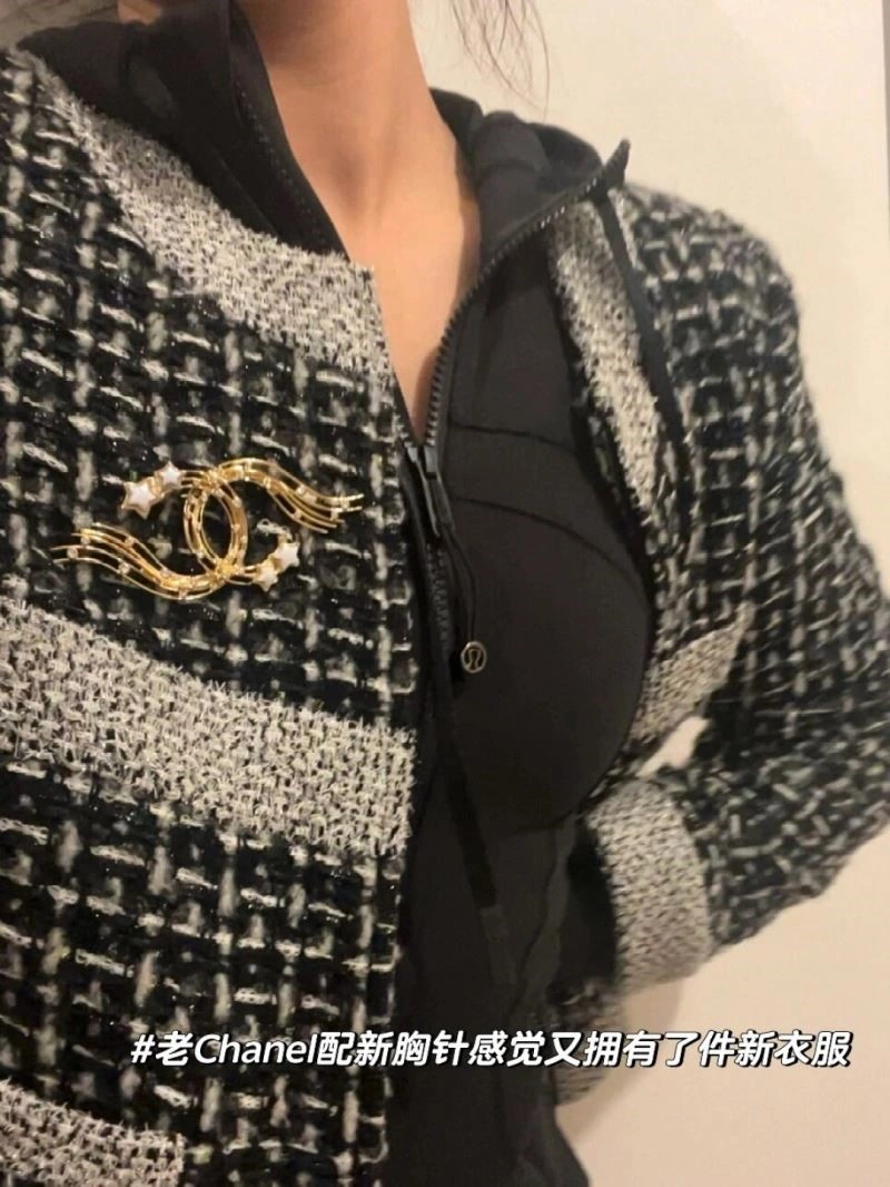 Flexible Chanel Brooches 221861