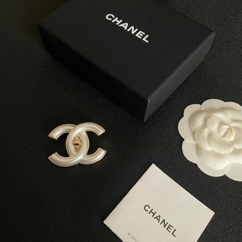 Packable Chanel Brooches 221872