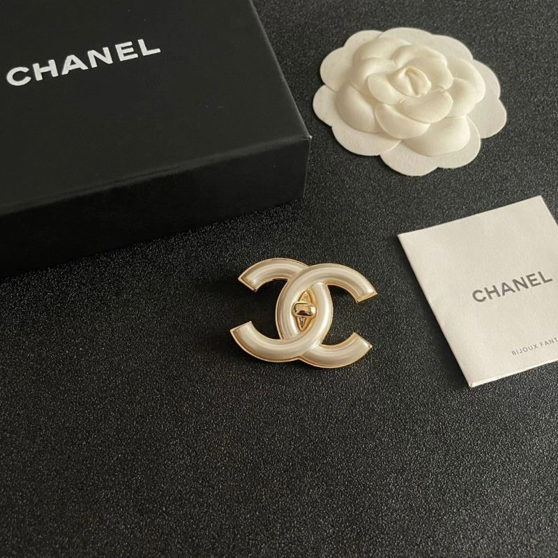 Packable Chanel Brooches 221872