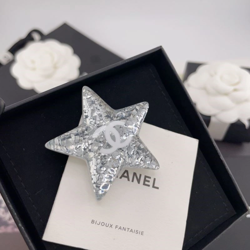 Chanel Brooches Packable 221850