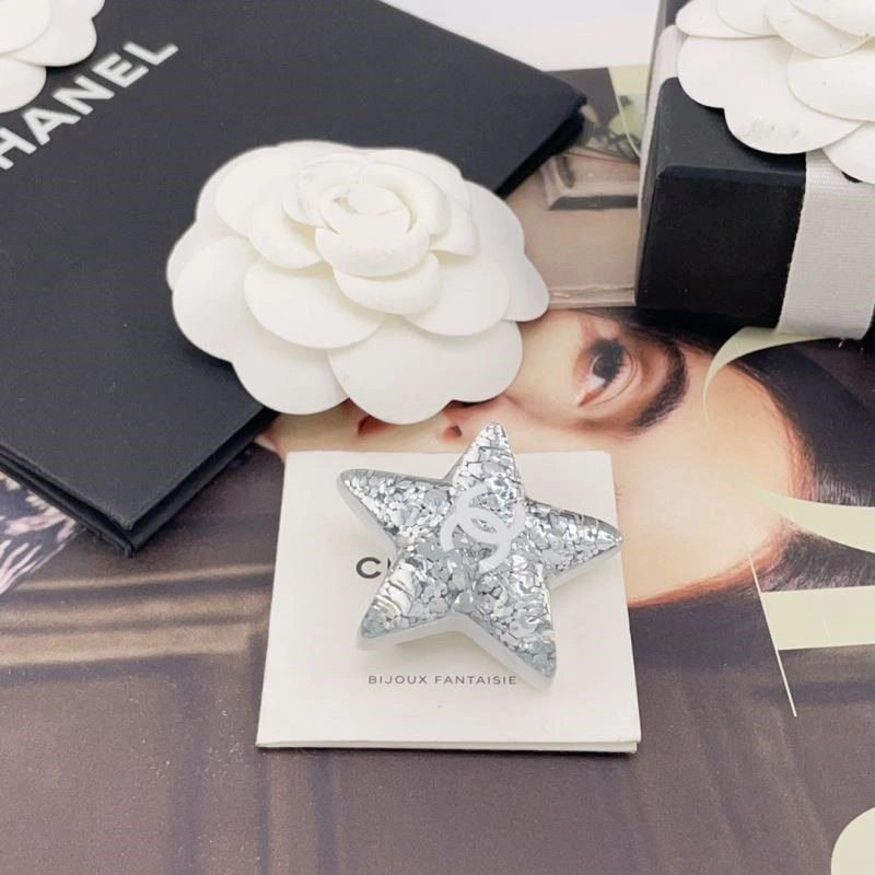 Chanel Brooches Packable 221850