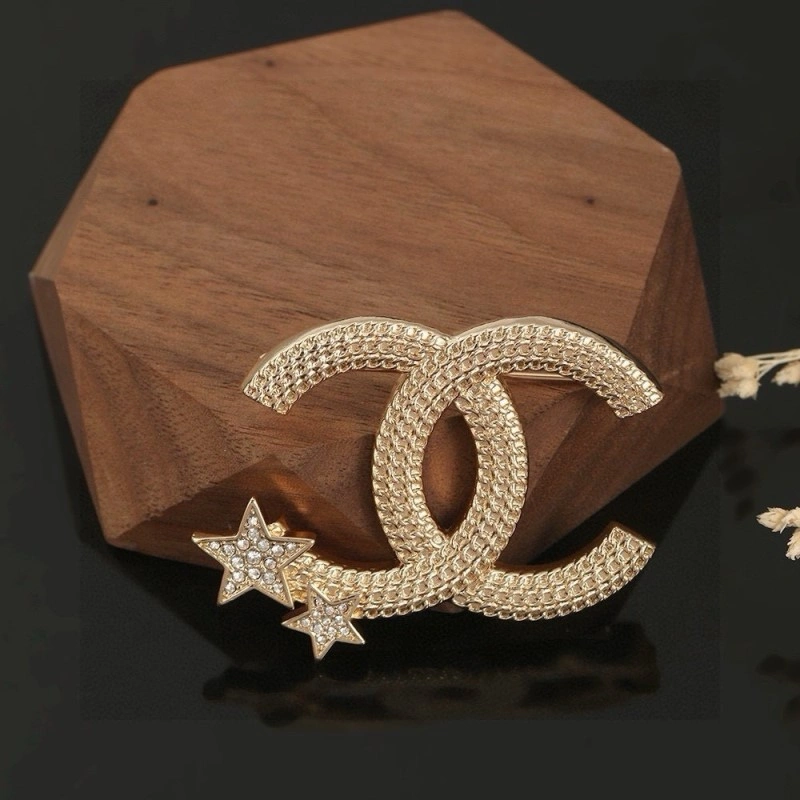FashionForward Chanel Brooches 221847