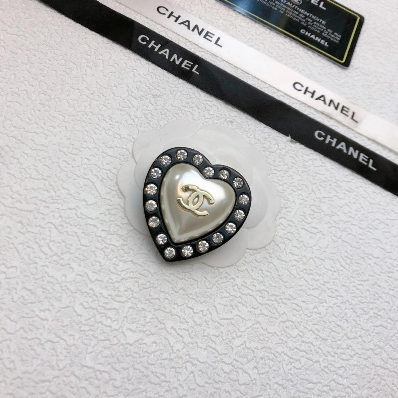 FashionForward Chanel Brooches 221842