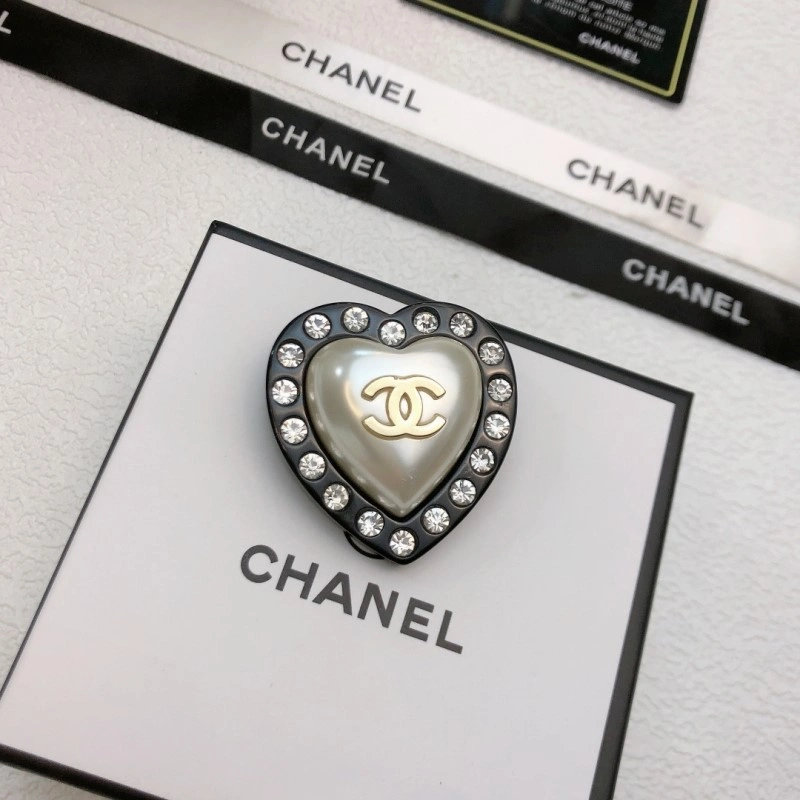 FashionForward Chanel Brooches 221842