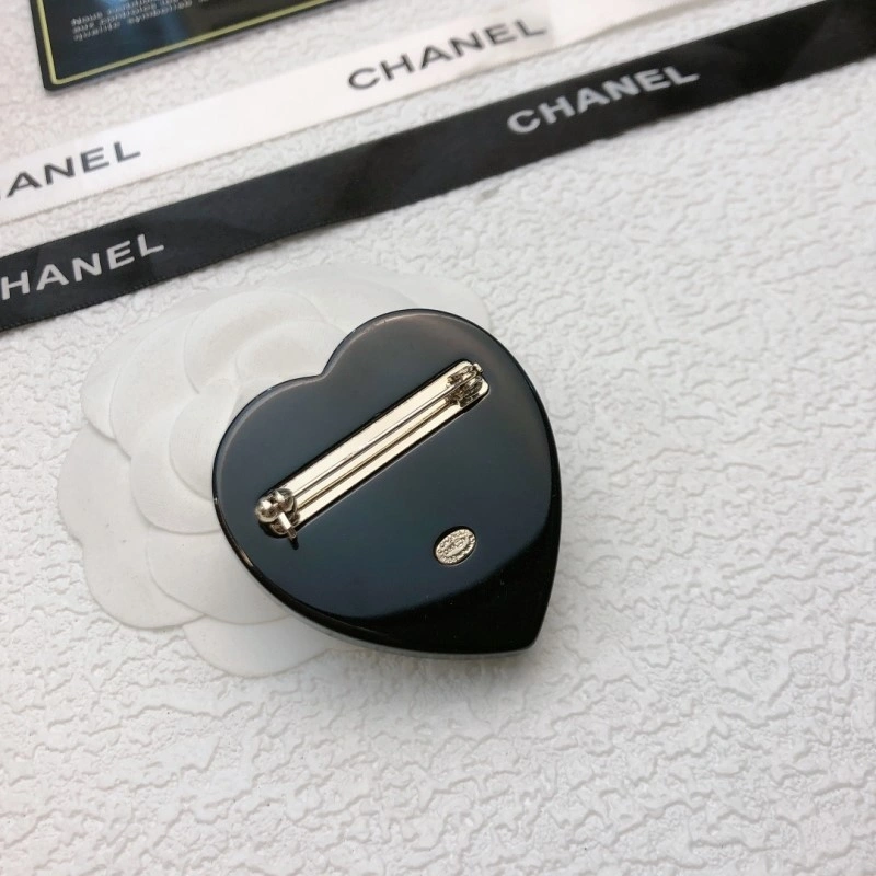 FashionForward Chanel Brooches 221842