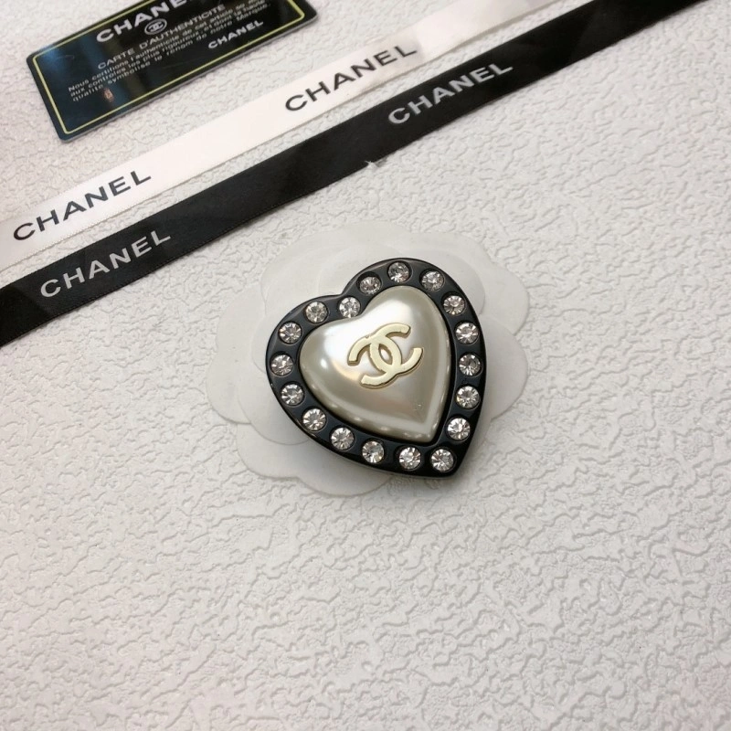 FashionForward Chanel Brooches 221842