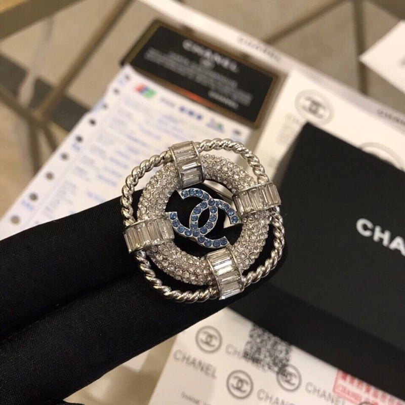 Flexible Chanel Brooches 221838
