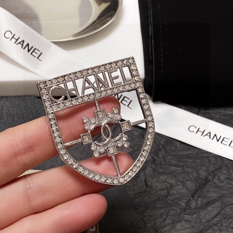 Versatile Chanel Brooches 221881